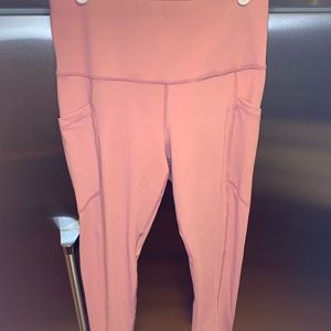 Women’s 7/8 length pink active leggings